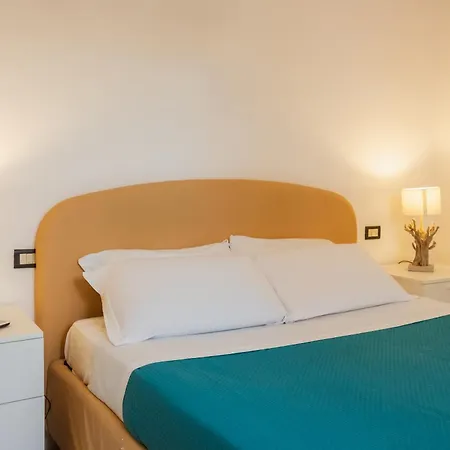 Realty Holidays - The House In The Center *