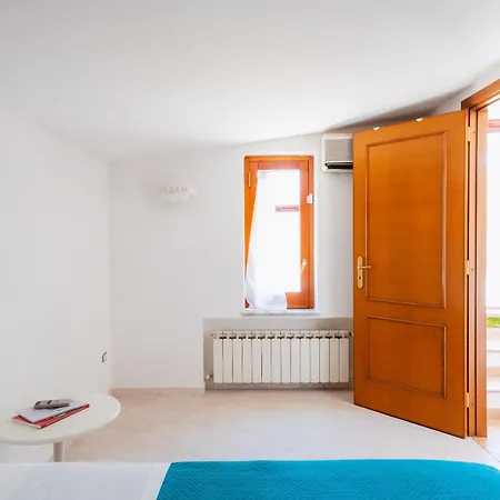 Realty Holidays - The House In The Center * Sorrente
