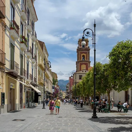 Realty Holidays - The House In The Center *