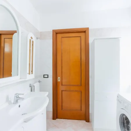Realty Holidays - The House In The Center Appartement