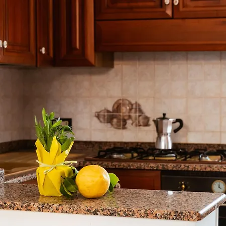 Apartment Realty Holidays - The House In The Center Sorrent
