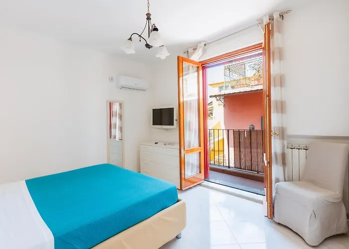 Seasuntour- The House In The Center Апартаменты