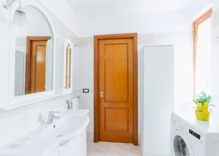 Seasuntour- The House In The Center Апартаменты